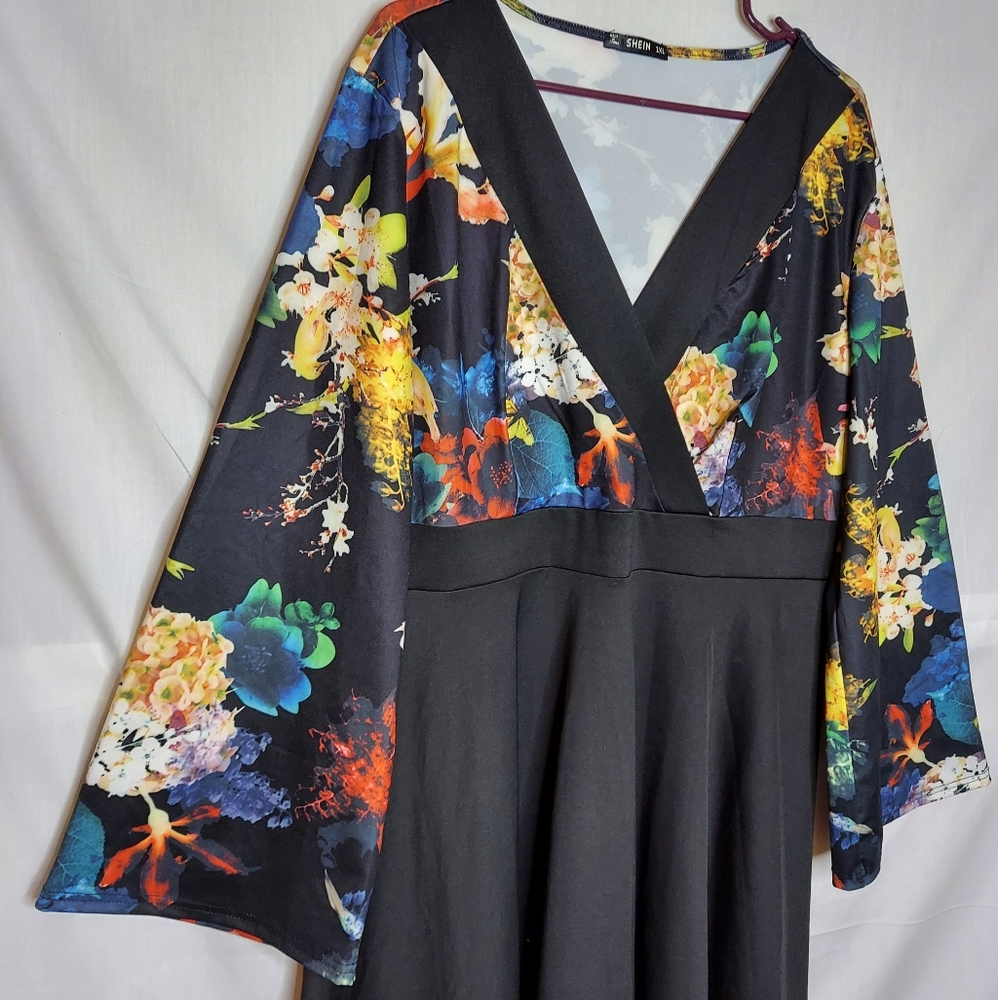 Shein Wide Sleeve Deep V-Neck Dress Floral Black - Picture 3 of 5